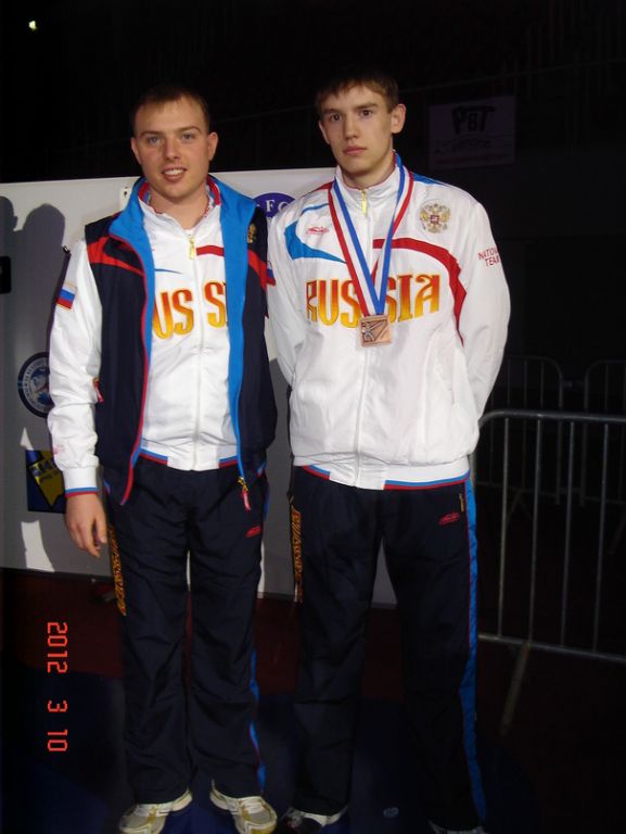 Победитель со своим тренером. г.Омск, 2012